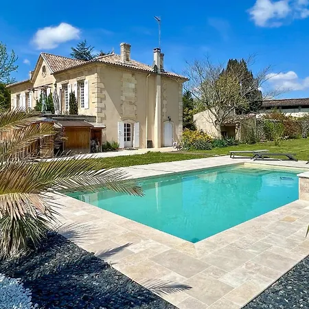 בית נופש Awesome In Saint-christoly-de-bla